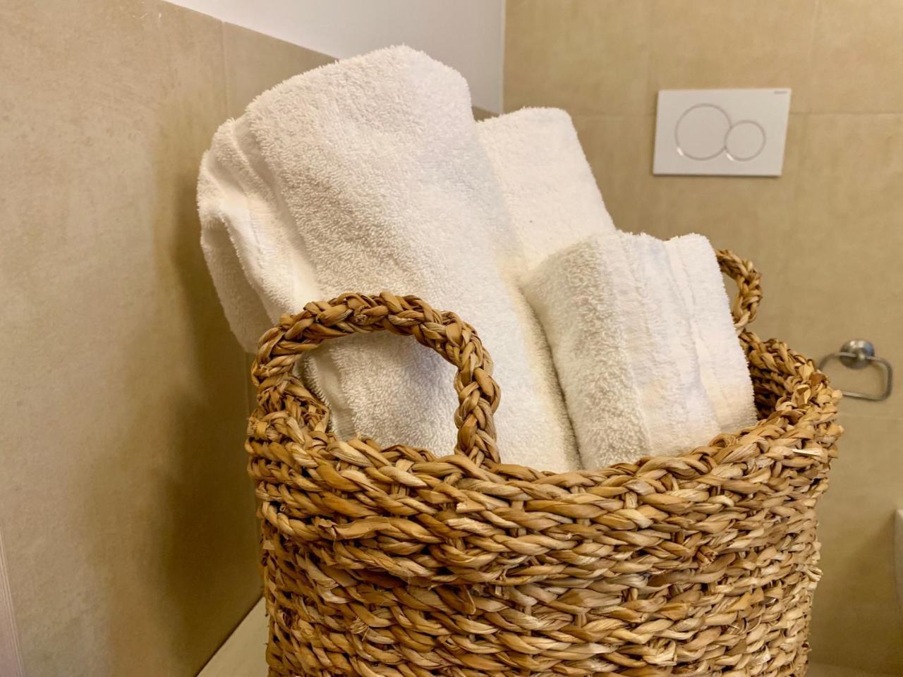 Porta Ronca - B&B, Suites & Apts Rho Bagian luar foto